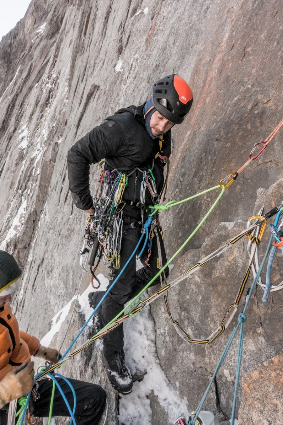 W ścianie AKSU Kirgistan 2022. Własne zabawy w górach Fot. Maciej Bedrejczuk