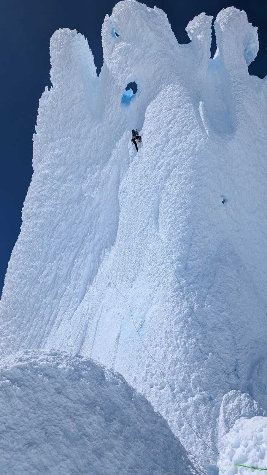 Cerro Torre 2025. Prywatne zabawy. Grzyb szczytowy. Fot. Maciej Bedrejczuk